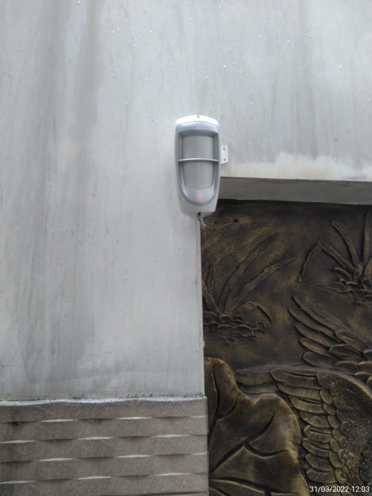 Cảm biến an ninh sân vườn 1